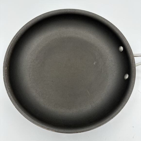 Cuisinart 10" Skillet Frying Pan with Lid‎ 622-24 Classic Nonstick Black - Picture 9 of 10